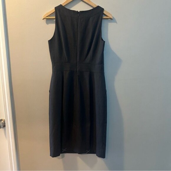 J.Crew Navy Gray Pinstripe Sleeveless Sheath Dress Size 2 NWT - Picture 4 of 13
